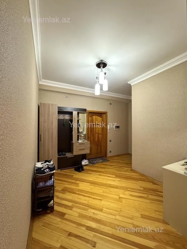Satılır 3 otaqlı yeni tikili 120 m²