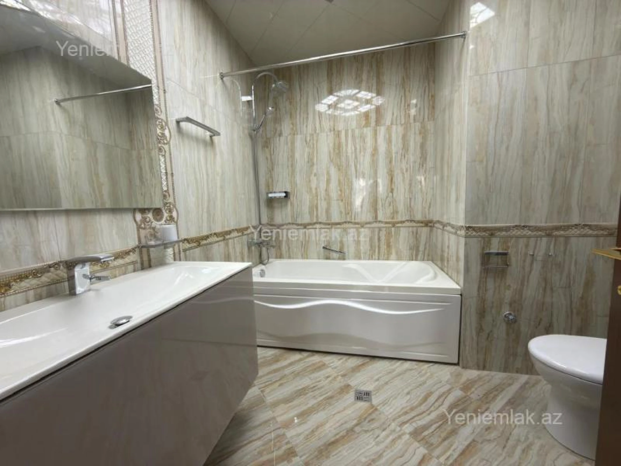 Satılır 5 otaqlı yeni tikili 195 m²