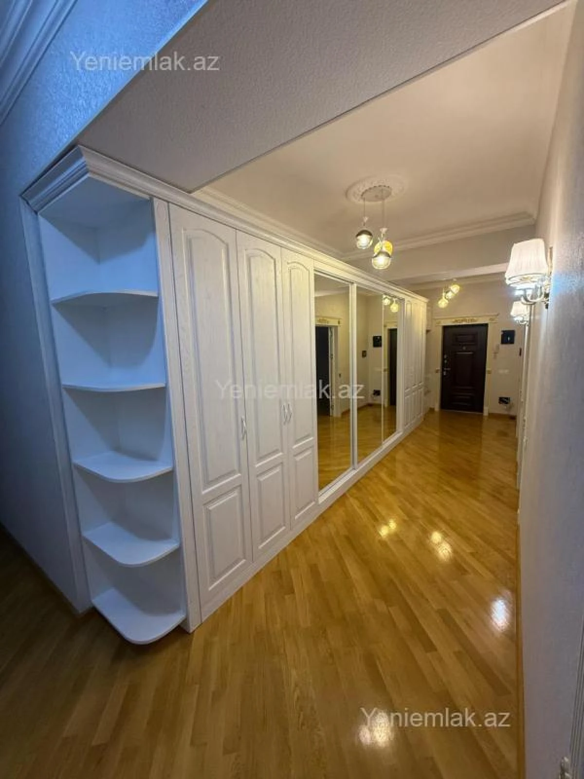 Satılır 3 otaqlı yeni tikili 137 m²