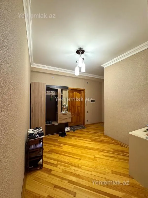 Satılır 3 otaqlı yeni tikili 120 m²