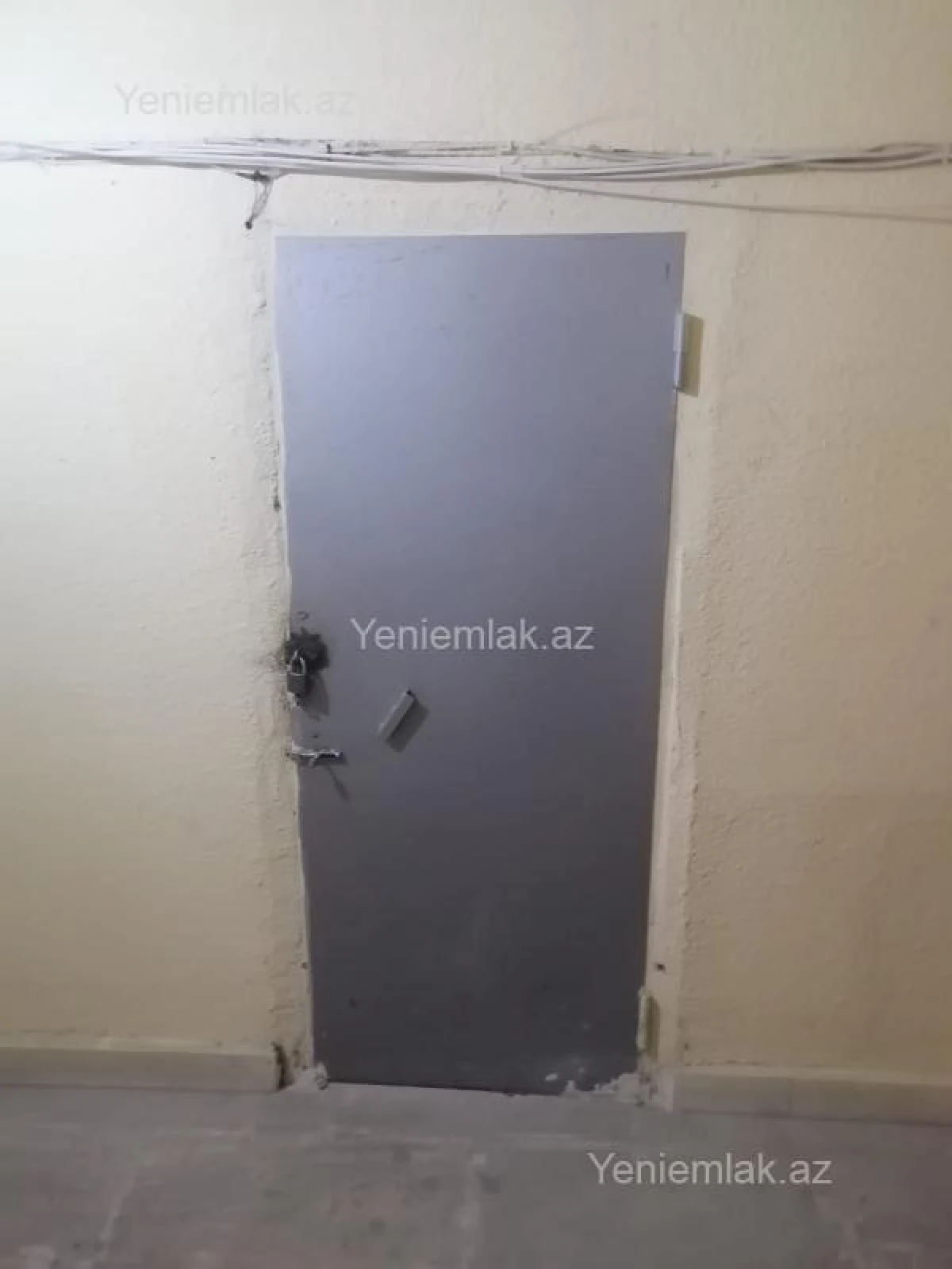 Satılır 9 otaqlı köhnə tikili 80 m²