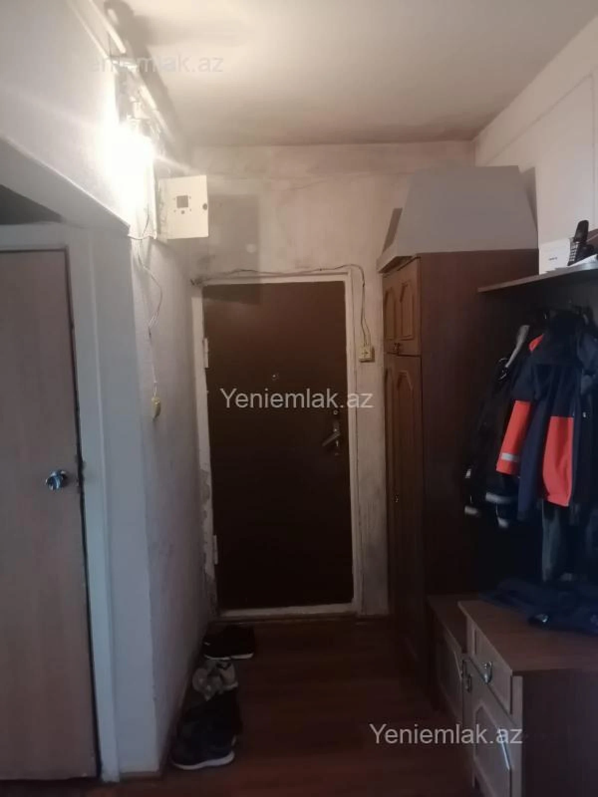 Satılır 9 otaqlı köhnə tikili 80 m²