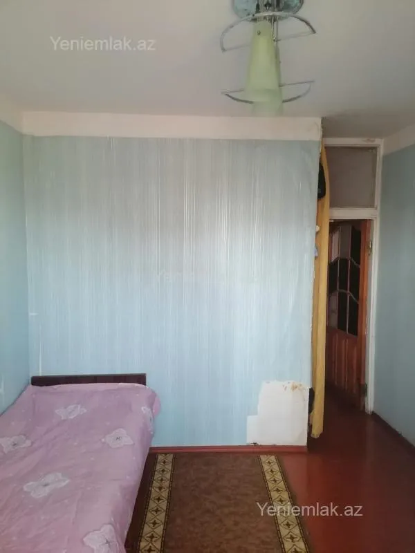 Satılır 9 otaqlı köhnə tikili 80 m²
