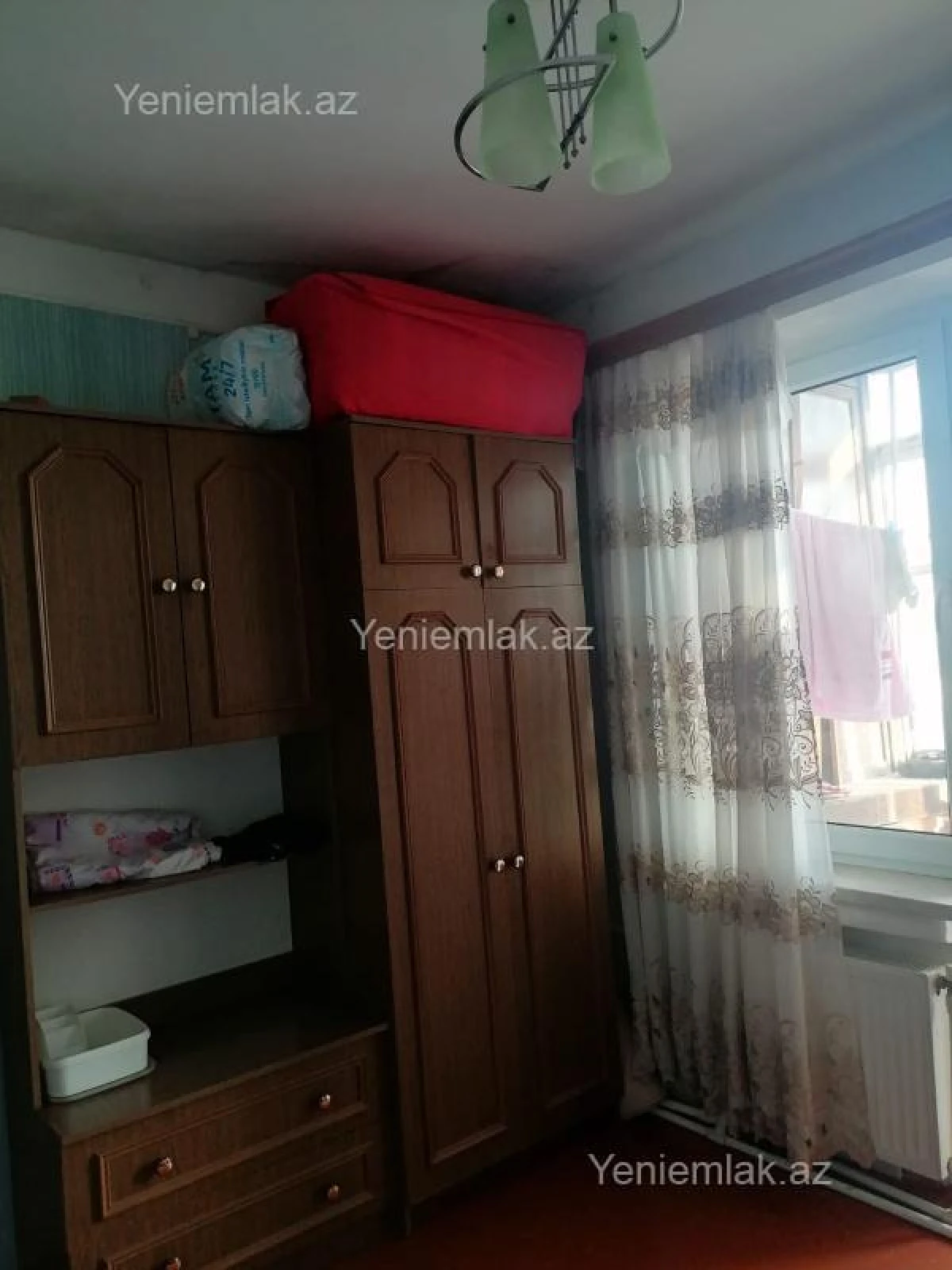 Satılır 9 otaqlı köhnə tikili 80 m²
