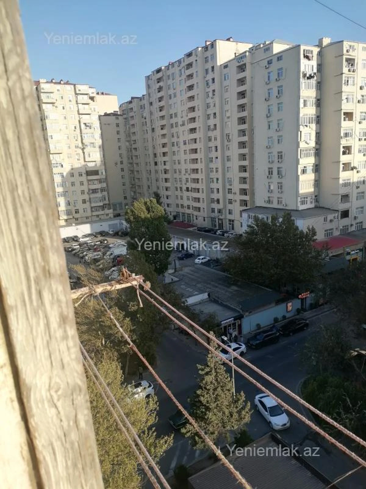 Satılır 9 otaqlı köhnə tikili 80 m²