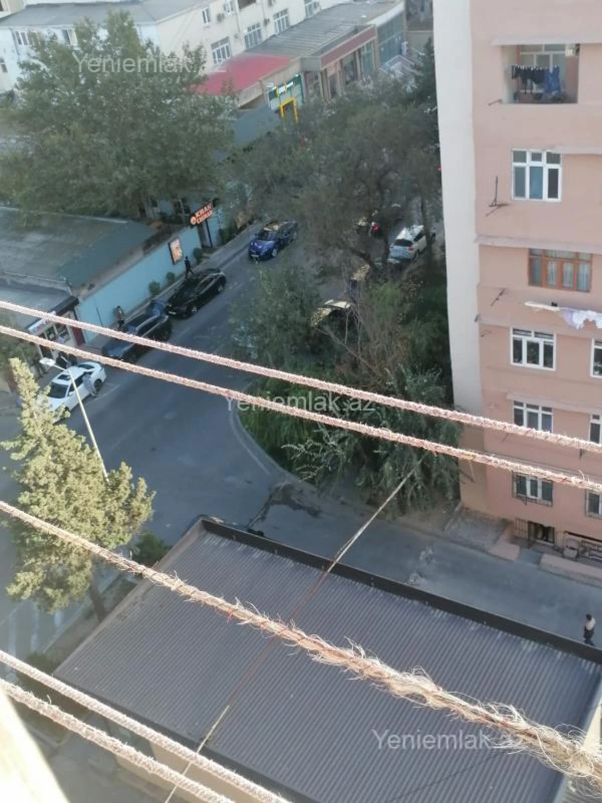 Satılır 9 otaqlı köhnə tikili 80 m²