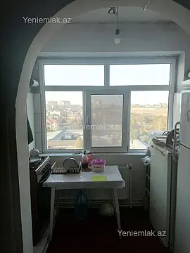 Satılır 9 otaqlı köhnə tikili 80 m²