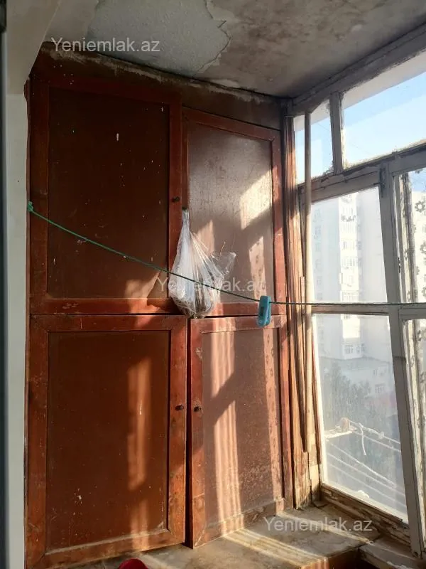 Satılır 9 otaqlı köhnə tikili 80 m²