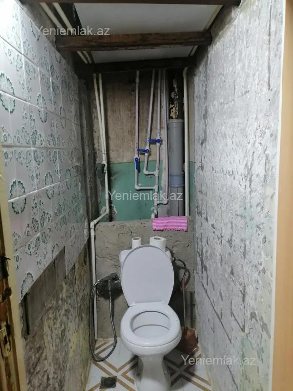 Satılır 9 otaqlı köhnə tikili 80 m²