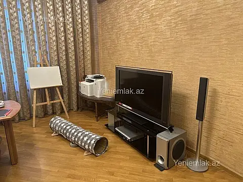 Satılır 3 otaqlı yeni tikili 130 m²