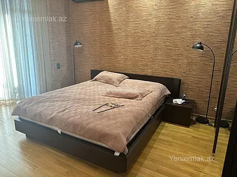 Satılır 3 otaqlı yeni tikili 130 m²