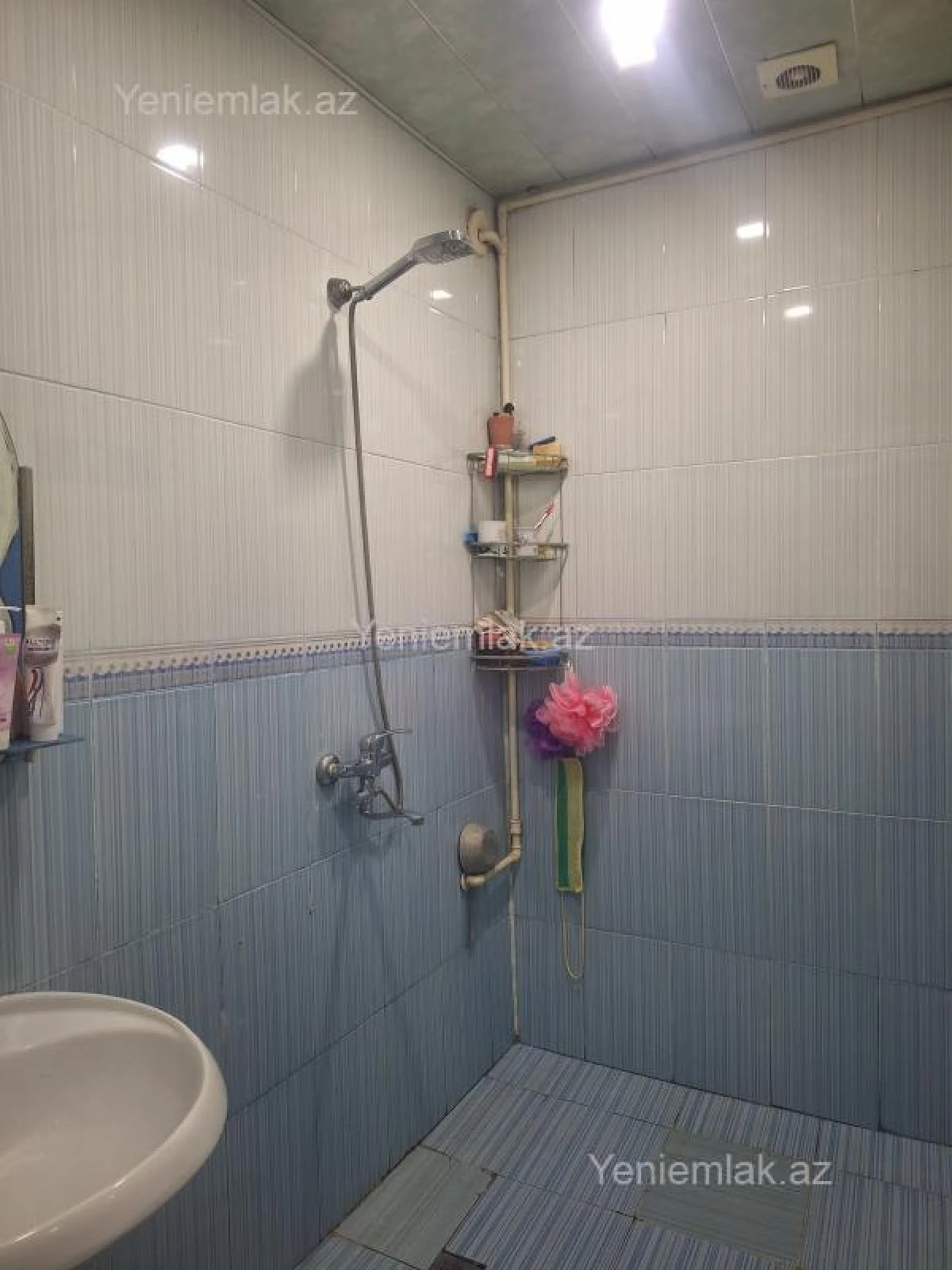 Satılır 2 otaqlı köhnə tikili 70 m²