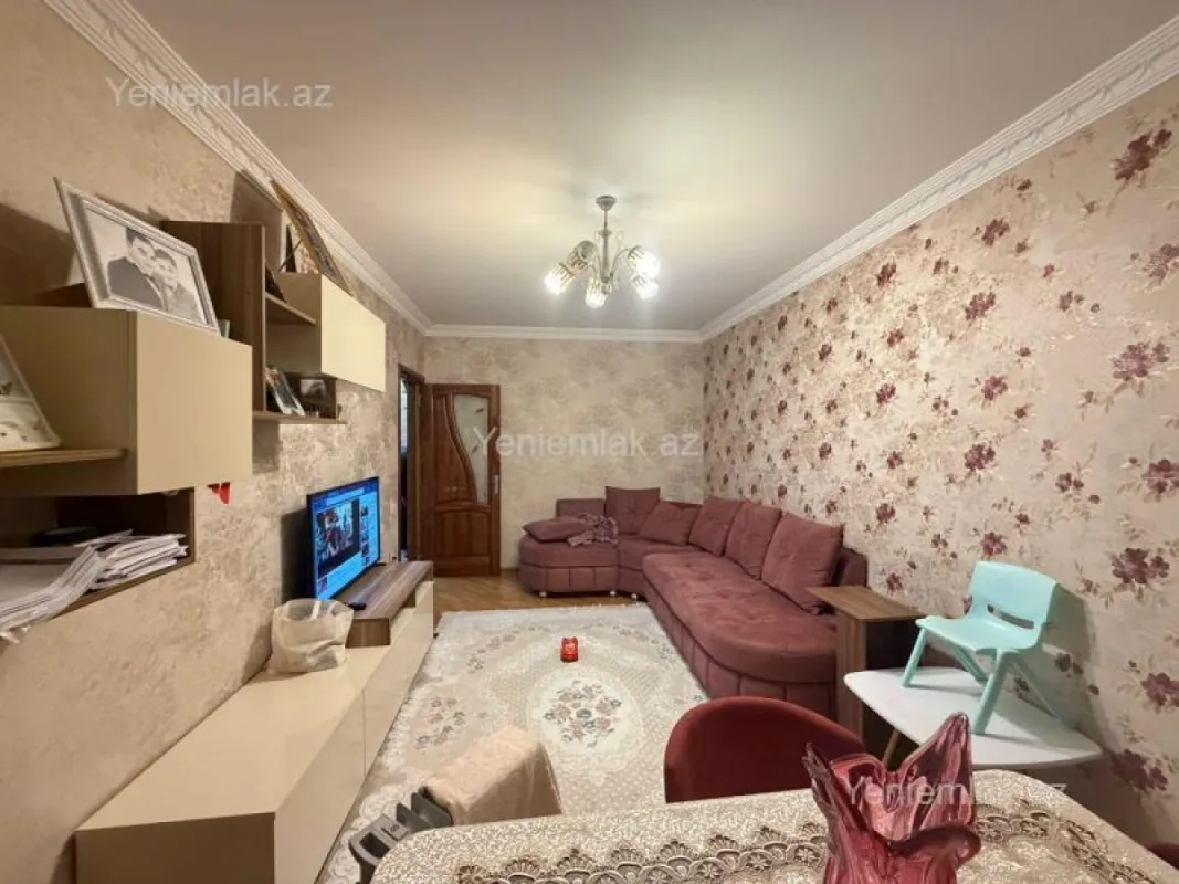 Satılır 4 otaqlı köhnə tikili 90 m²