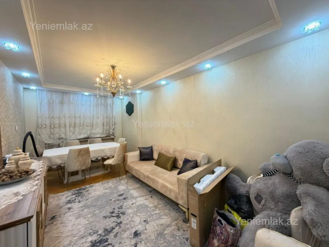 Satılır 4 otaqlı köhnə tikili 90 m²