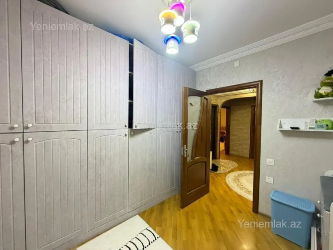 Satılır 4 otaqlı köhnə tikili 90 m²