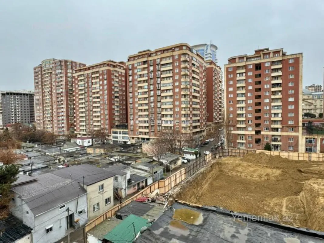 Satılır 3 otaqlı yeni tikili 150 m²