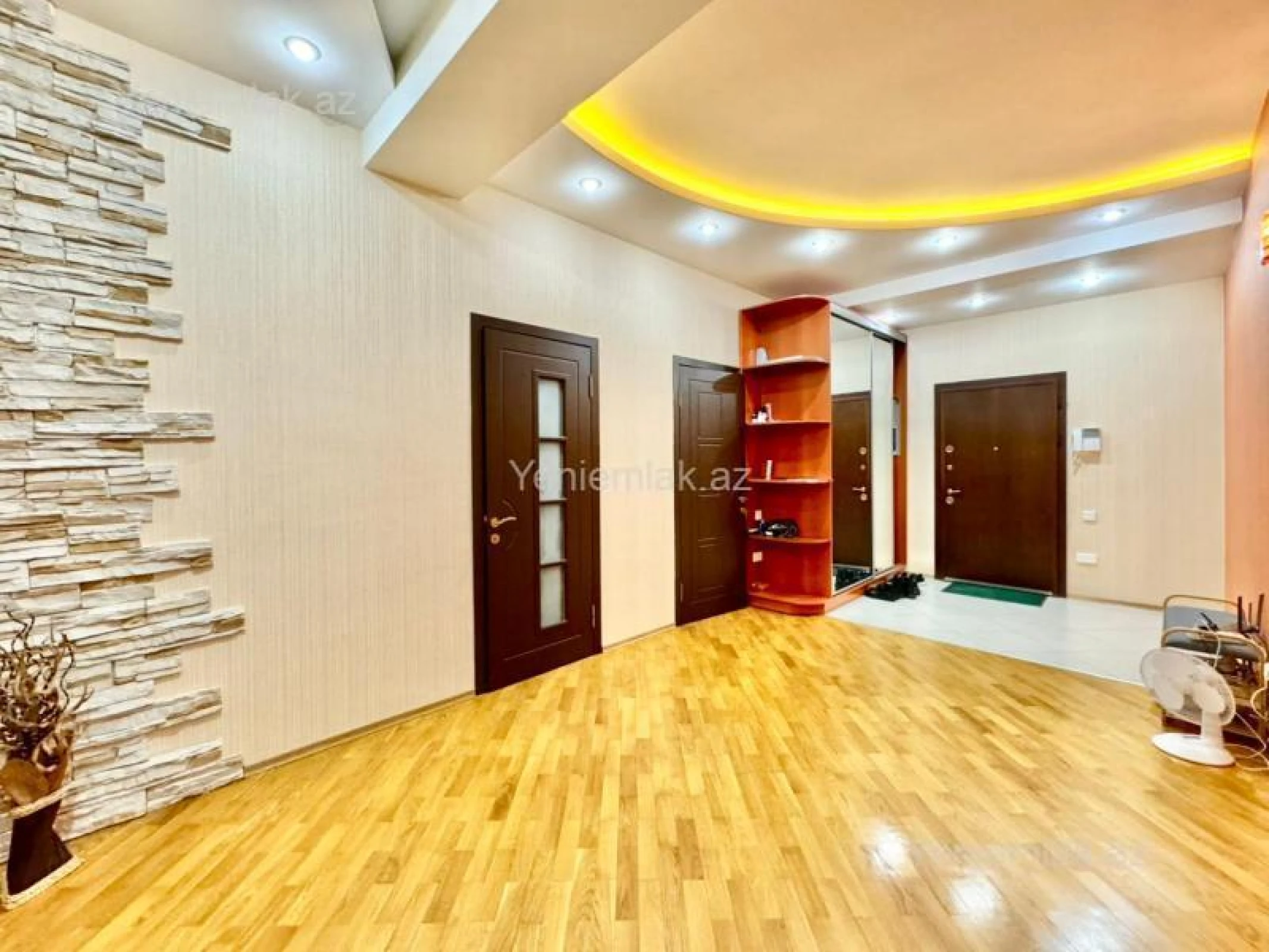 Satılır 3 otaqlı yeni tikili 150 m²