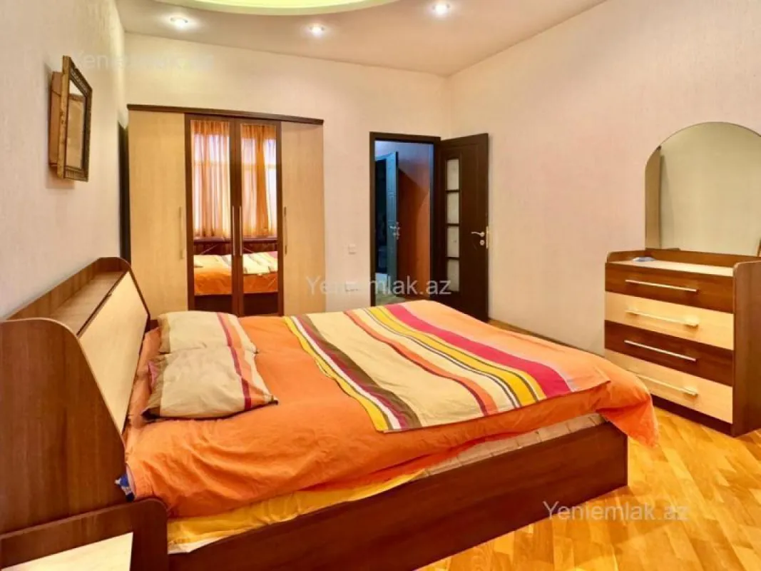 Satılır 3 otaqlı yeni tikili 150 m²