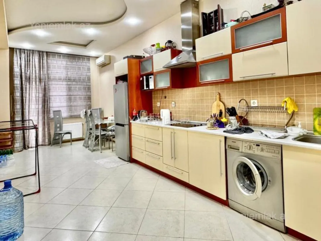 Satılır 3 otaqlı yeni tikili 150 m²