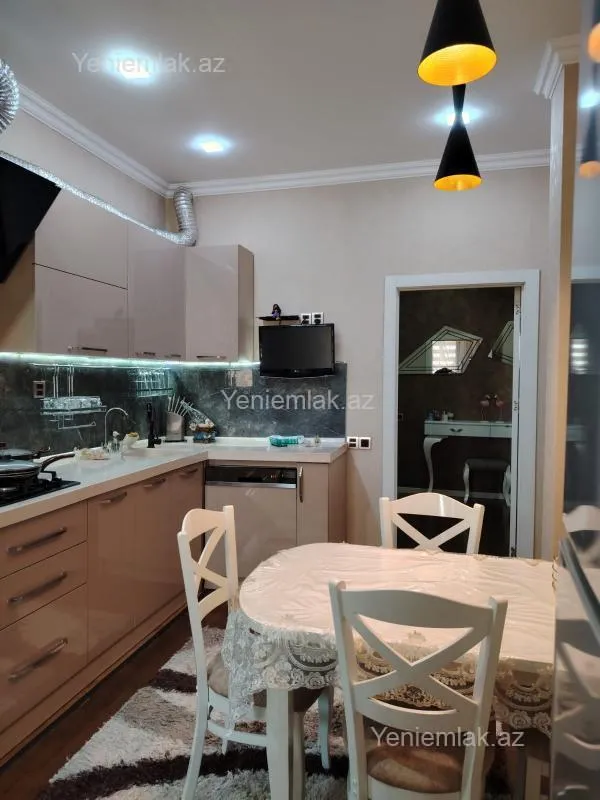 Satılır 3 otaqlı yeni tikili 120 m²