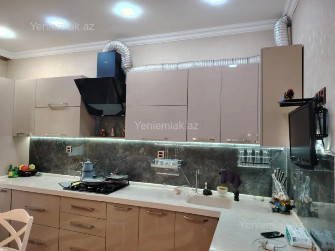 Satılır 3 otaqlı yeni tikili 120 m²
