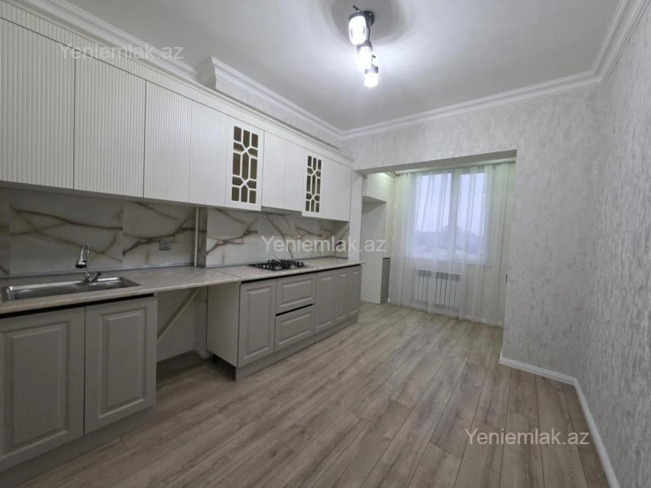 Satılır 2 otaqlı köhnə tikili 55 m²