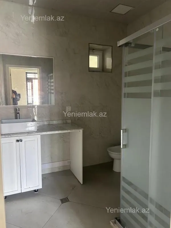 Satılır 6 otaqlı həyət evi 240 m²