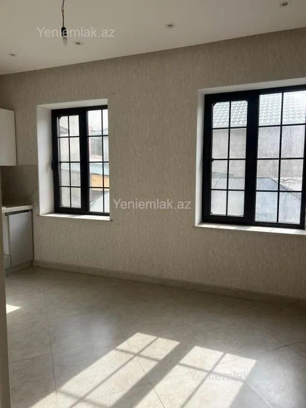 Satılır 6 otaqlı həyət evi 240 m²