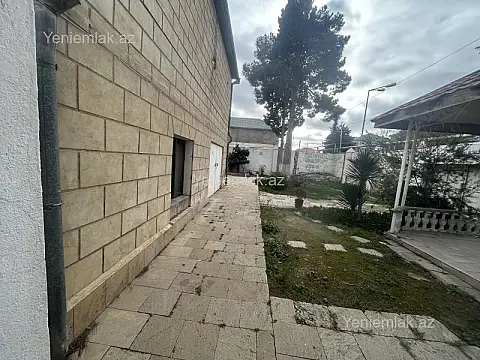 Satılır 6 otaqlı həyət evi 240 m²