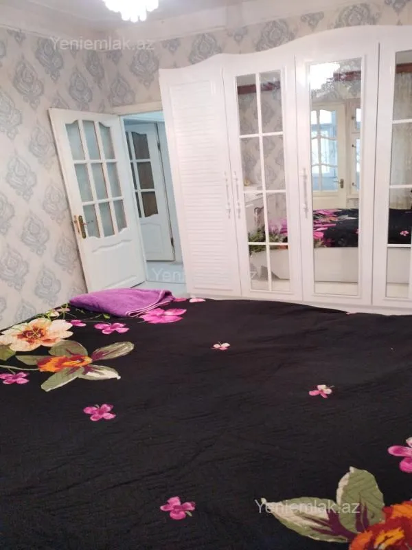 Satılır 3 otaqlı köhnə tikili 80 m²
