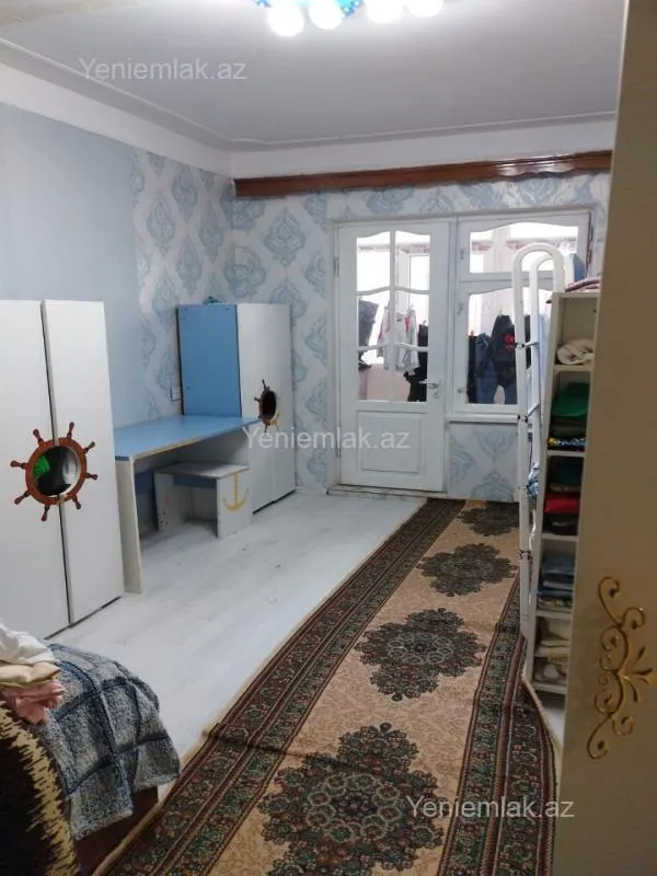 Satılır 3 otaqlı köhnə tikili 80 m²