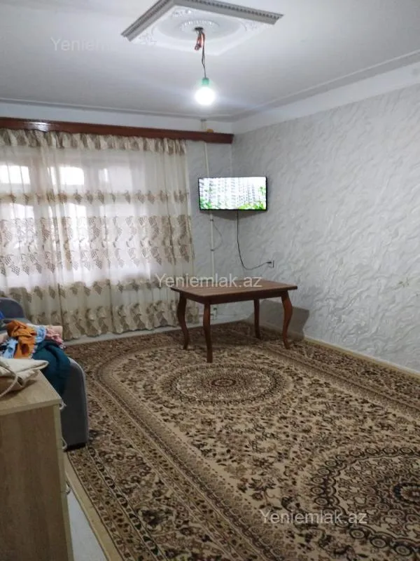 Satılır 3 otaqlı köhnə tikili 80 m²