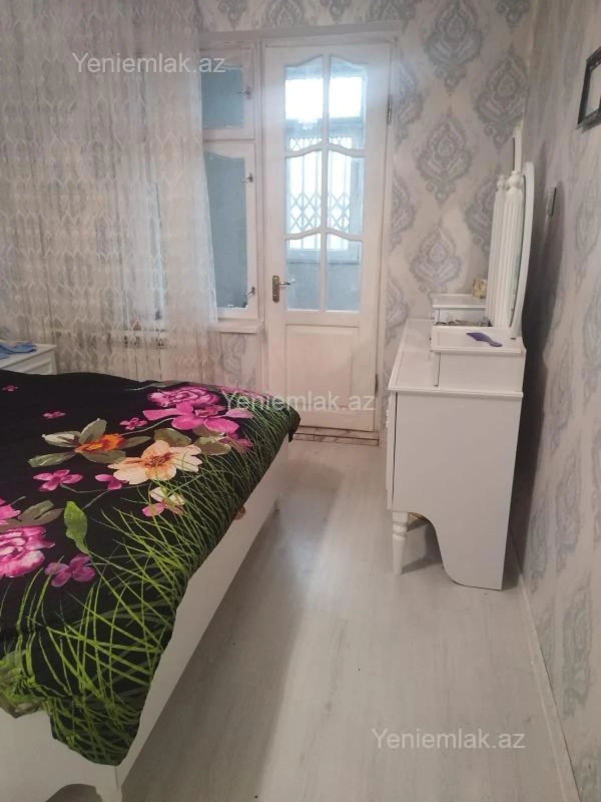 Satılır 3 otaqlı köhnə tikili 80 m²