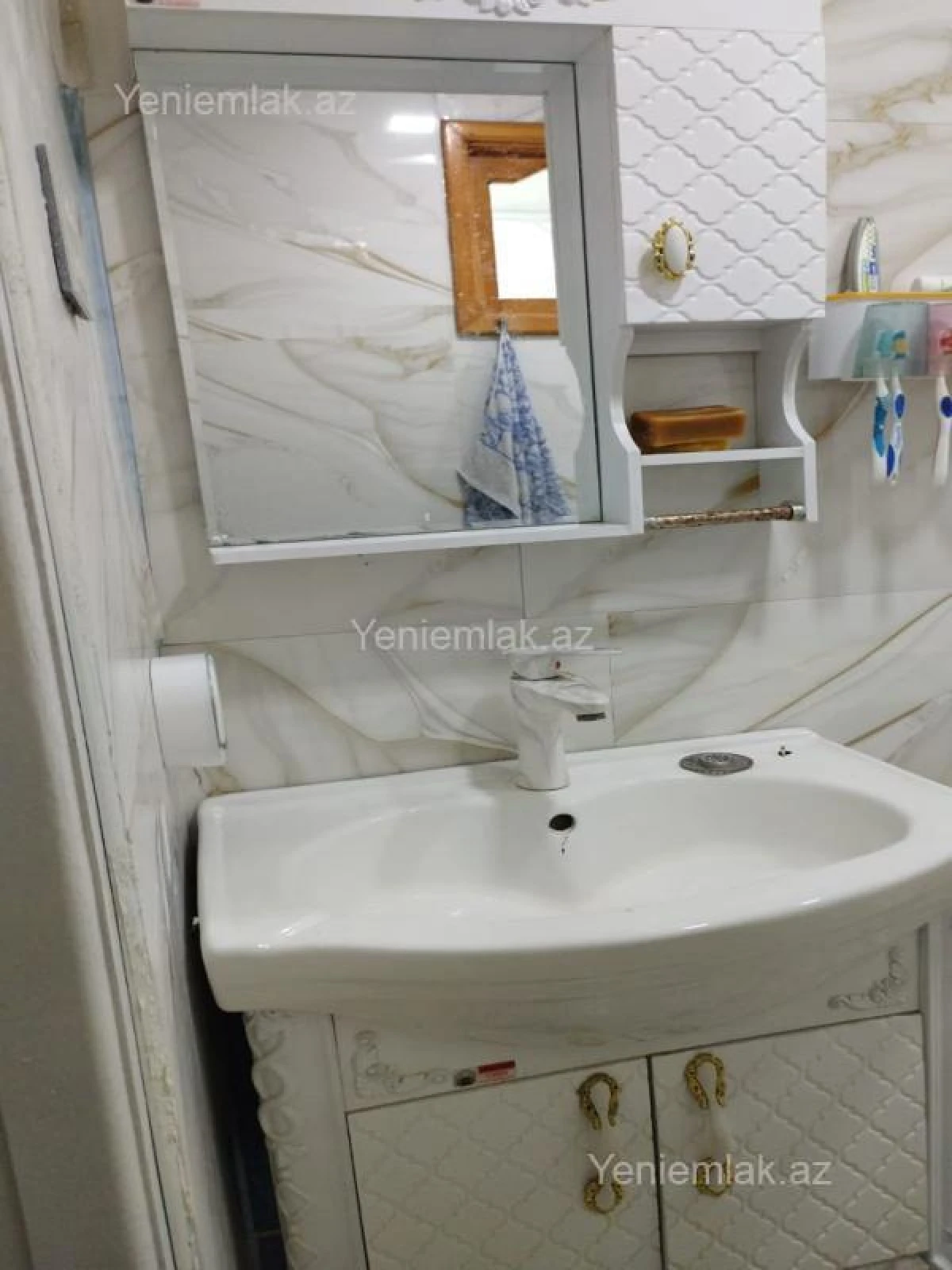 Satılır 3 otaqlı köhnə tikili 80 m²