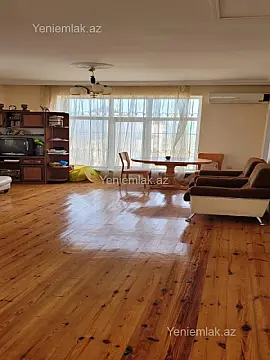 Satılır 5 otaqlı həyət evi 180 m²