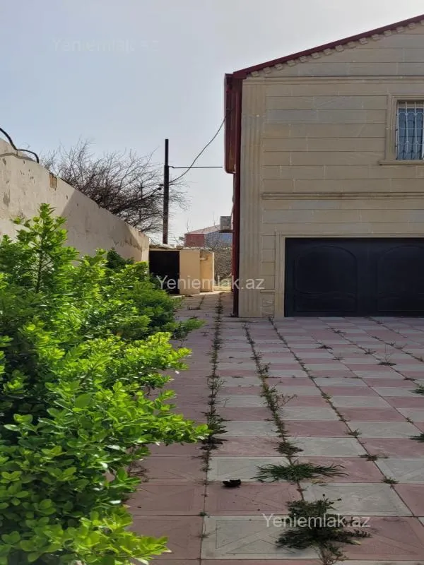 Satılır 5 otaqlı həyət evi 180 m²