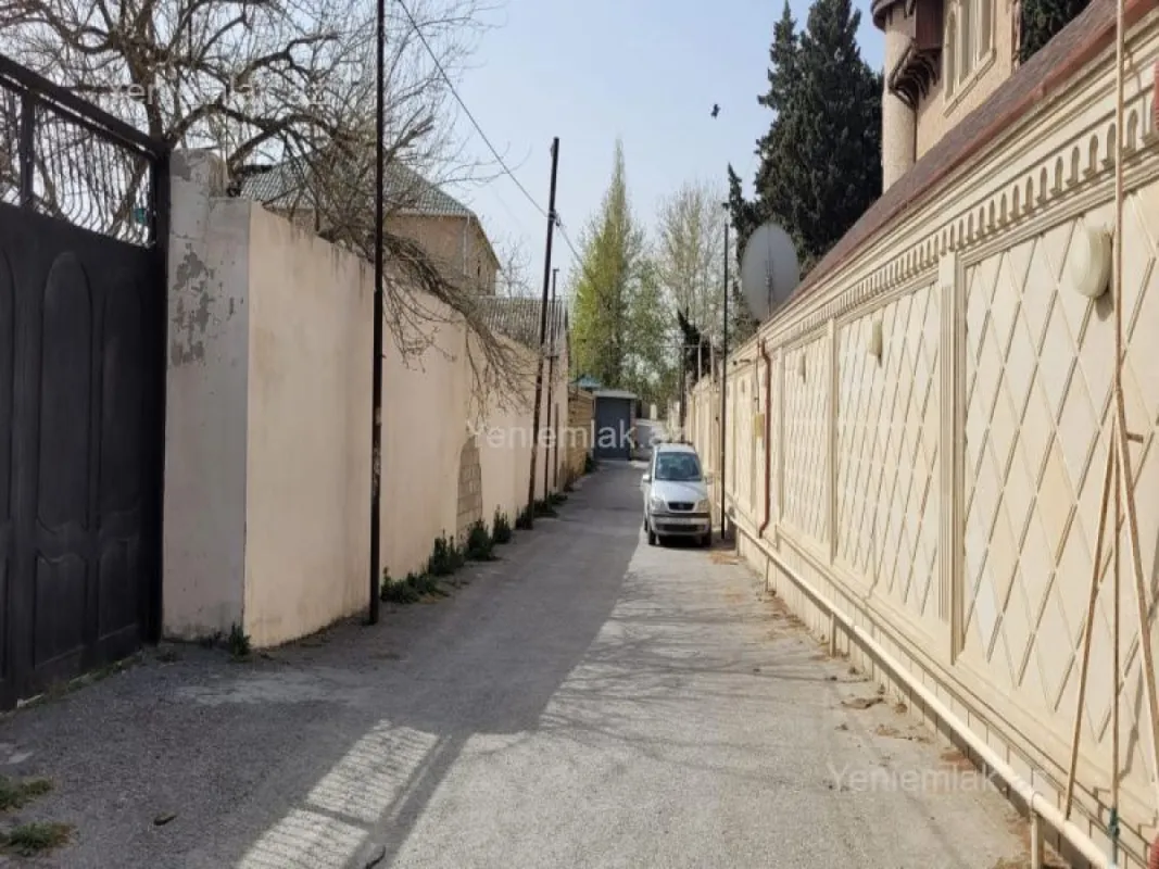 Satılır 5 otaqlı həyət evi 180 m²