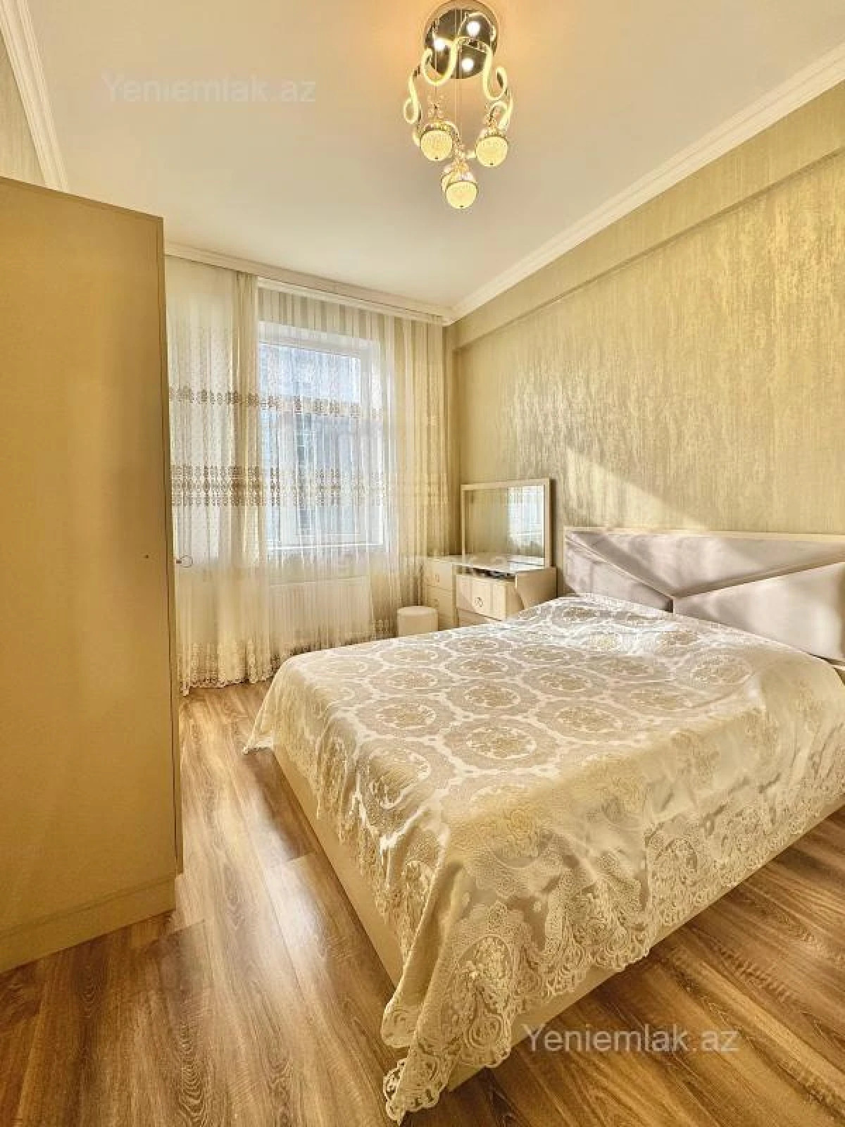 Satılır 3 otaqlı yeni tikili 75 m²