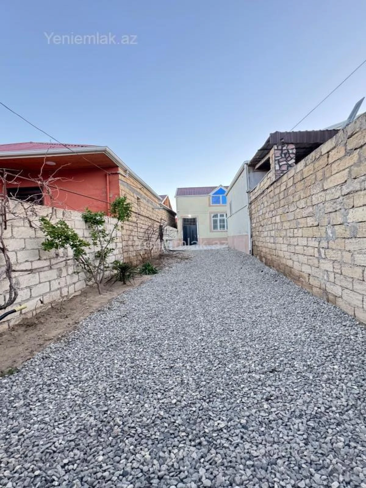 Satılır 4 otaqlı həyət evi 160 m²
