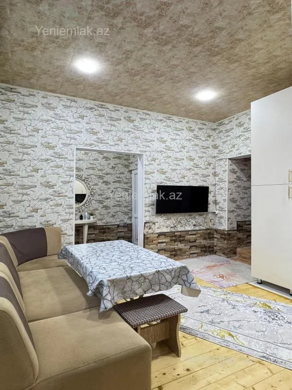 Satılır 4 otaqlı həyət evi 160 m²