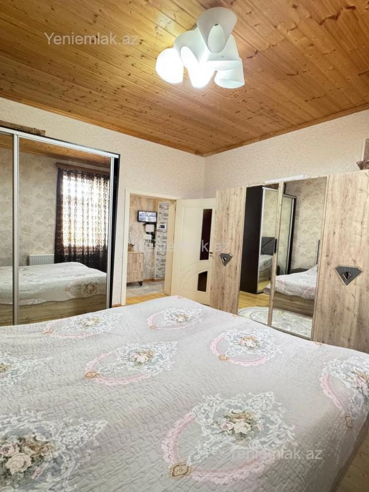 Satılır 4 otaqlı həyət evi 160 m²