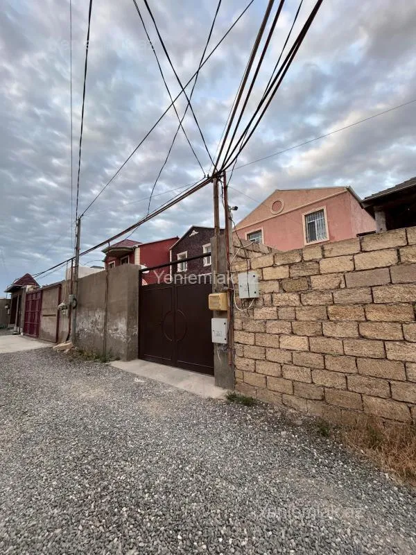 Satılır 4 otaqlı həyət evi 100 m²