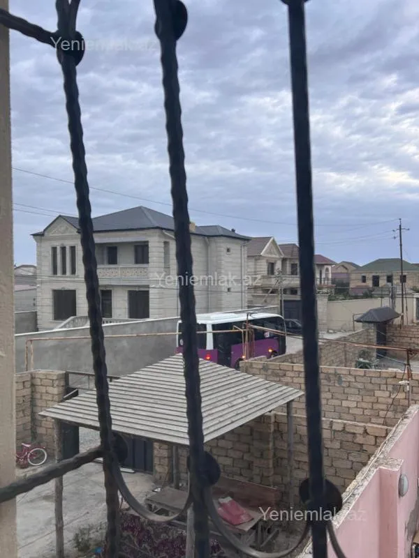 Satılır 4 otaqlı həyət evi 100 m²