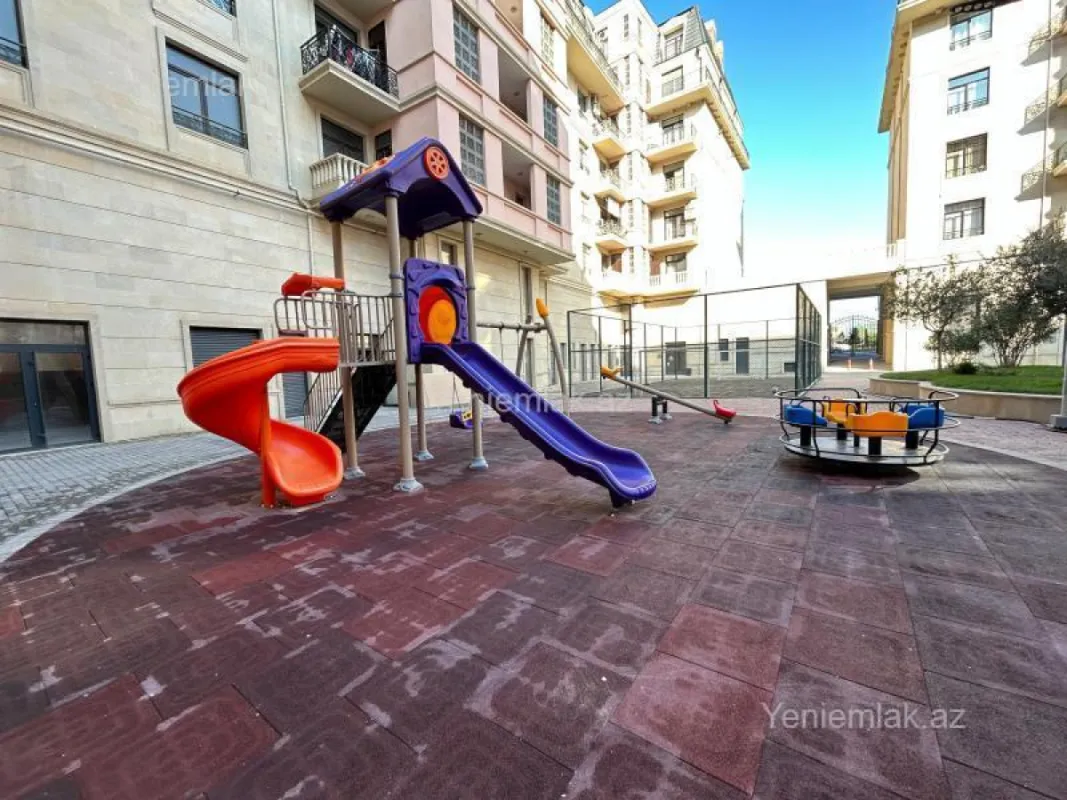 Satılır 4 otaqlı yeni tikili 200 m²