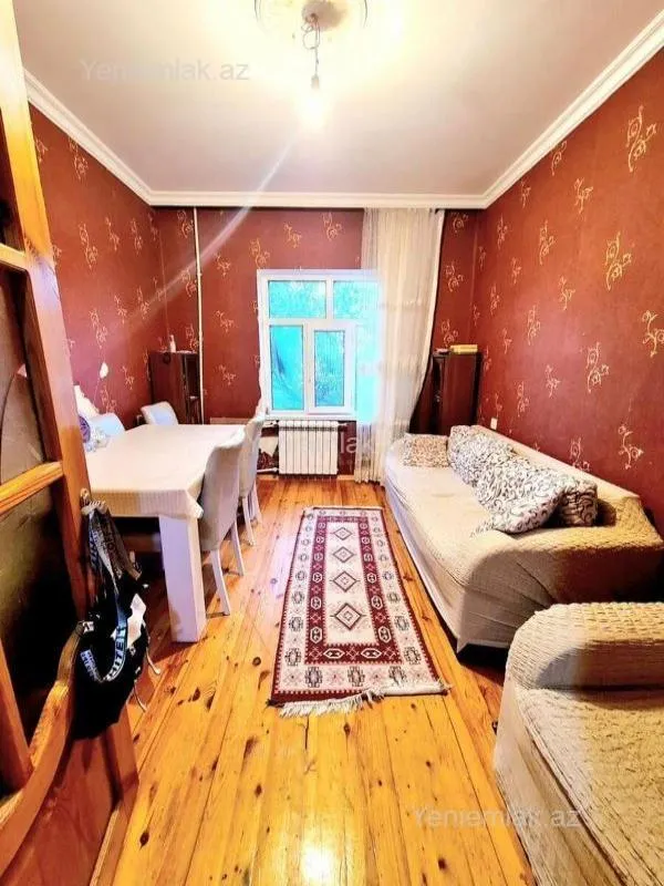 Satılır 2 otaqlı köhnə tikili 55 m²