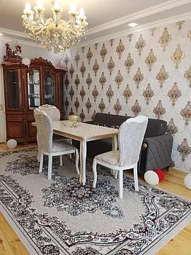Satılır 4 otaqlı həyət evi 130 m² — Bakı, Səbail 4 otaq 130.00 m²