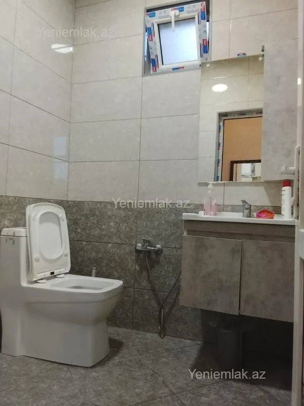 Satılır 4 otaqlı həyət evi 130 m²