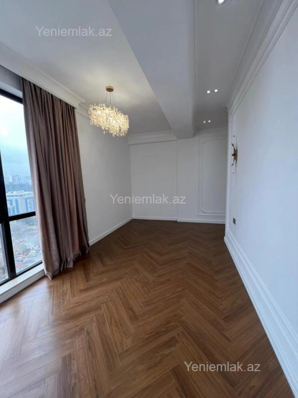 Satılır 3 otaqlı yeni tikili 125 m²