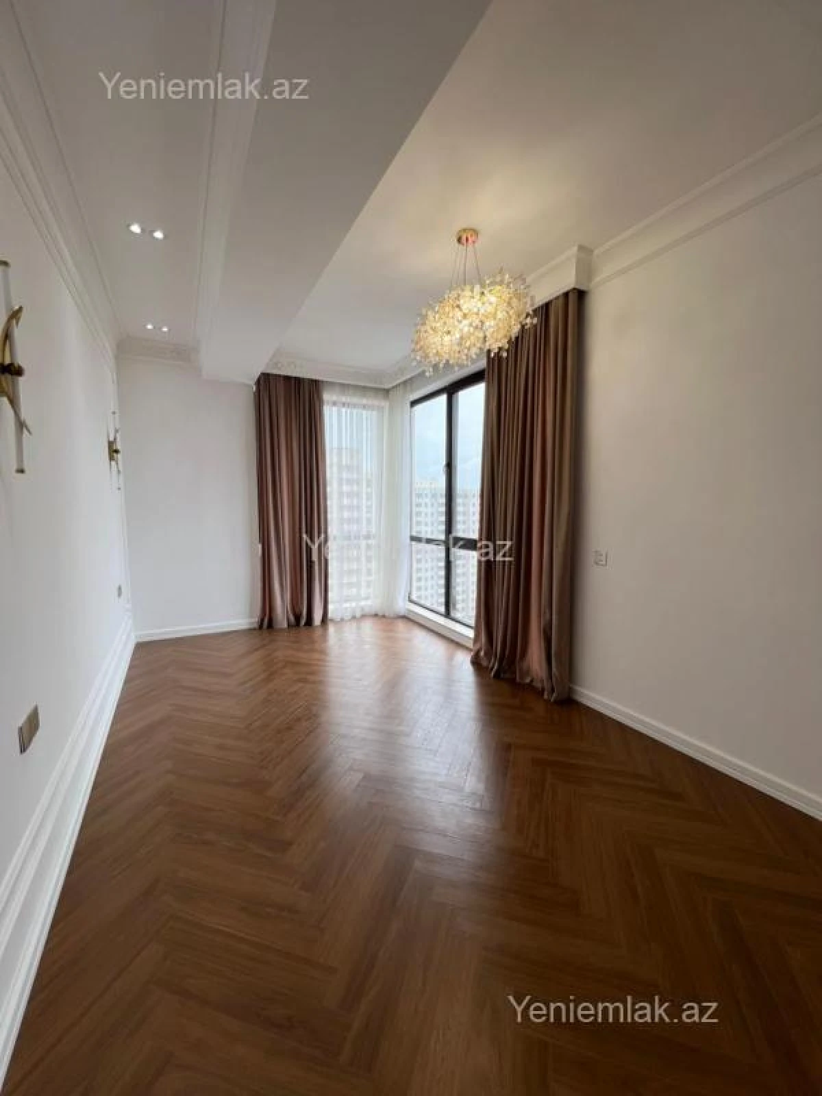 Satılır 3 otaqlı yeni tikili 125 m²