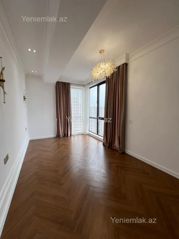 Satılır 3 otaqlı yeni tikili 125 m²